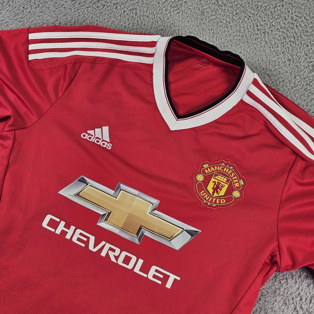 Manchester United Jersey Mens Medium Red EPL Soccer Adidas Climacool Chevrolet